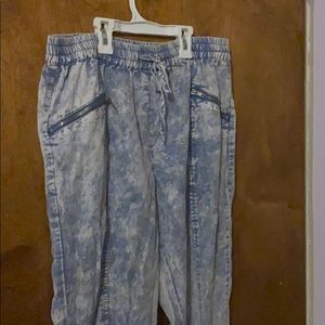 Slouchy Jeans with Zipper Pockets